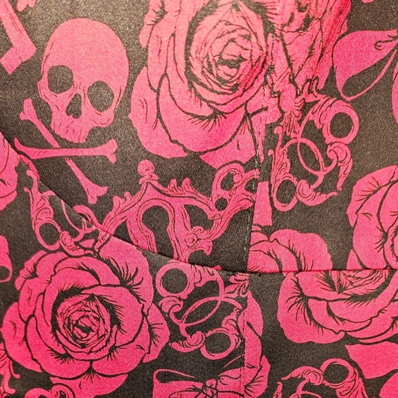 TORRID Plus Size Unique gothic Retro Chic Red Roses, Skulls, Gothic midi dress - Picture 13 of 16